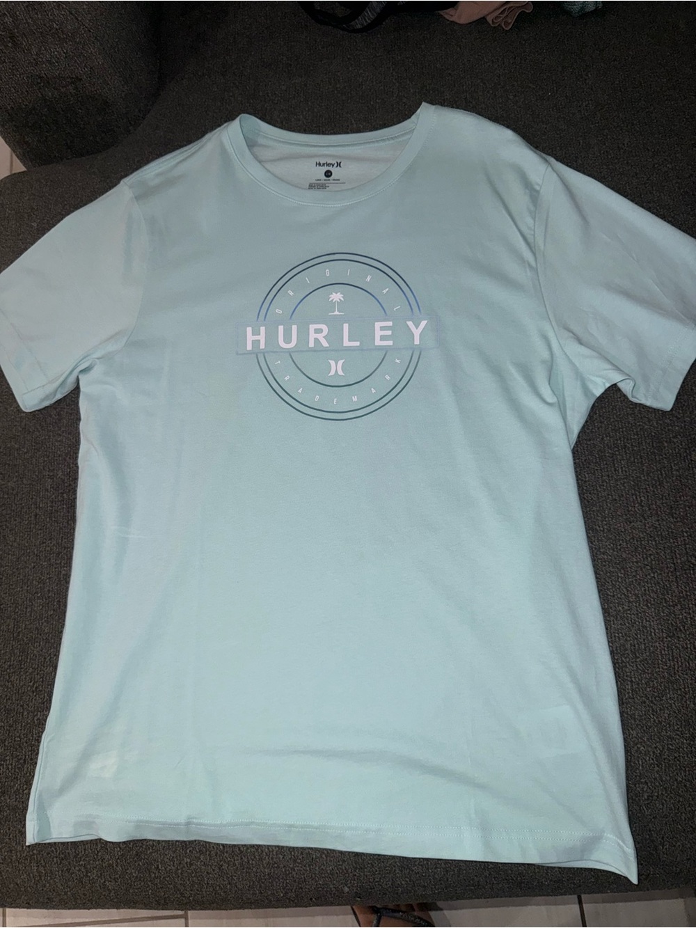 Hurley Men’s Pale Blue Graphic Circle Logo Tee NWOT